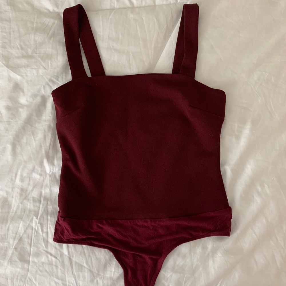 Lulu’s Maroon Square neck Bodysuit